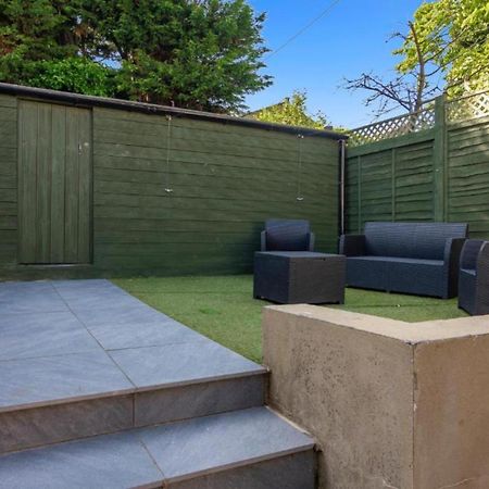 Onsitestays - Tranquil 2 Bedroom Apartment With Large Kitchen, Private Garden Near Wimbledon Station London Ngoại thất bức ảnh