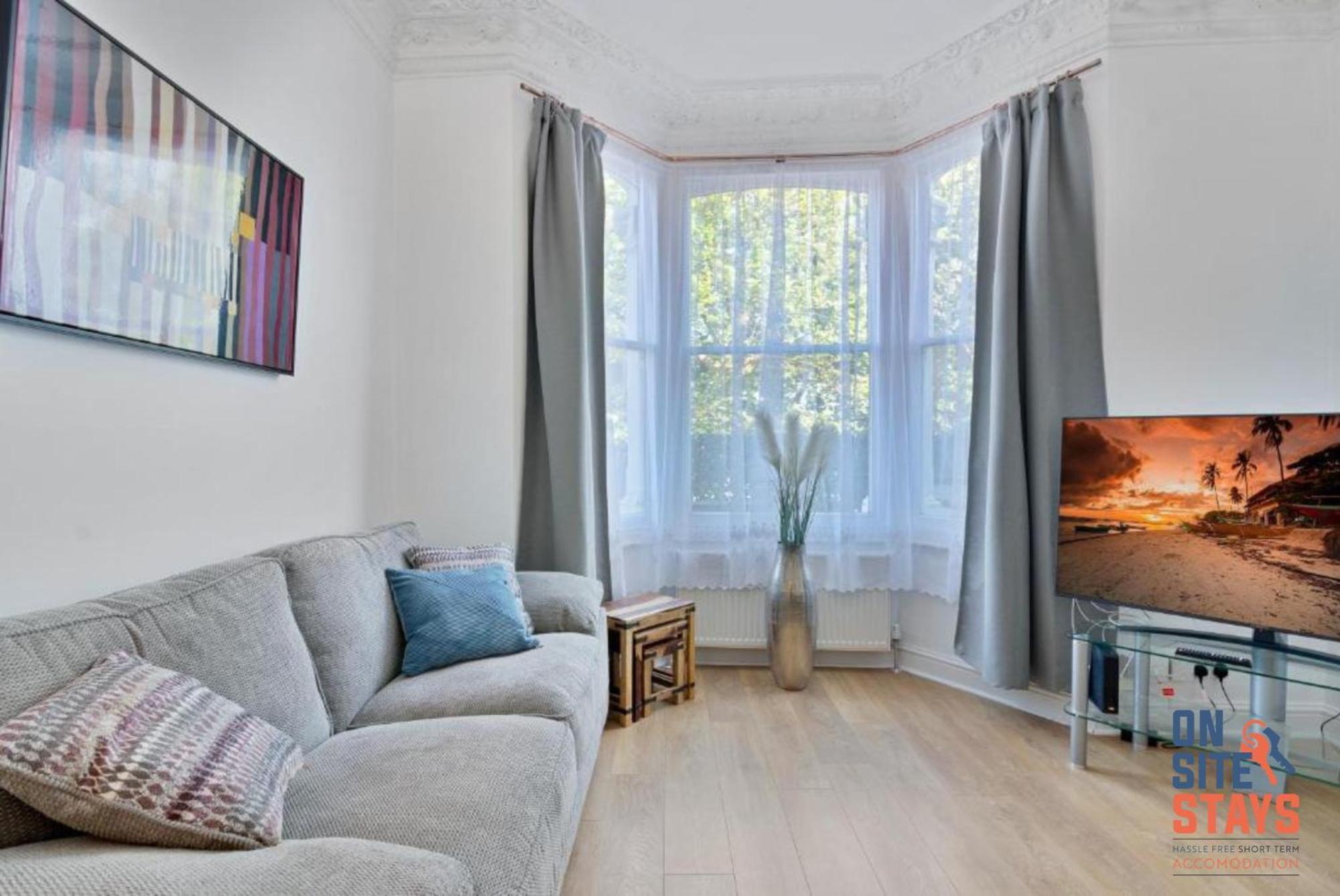 Onsitestays - Tranquil 2 Bedroom Apartment With Large Kitchen, Private Garden Near Wimbledon Station London Ngoại thất bức ảnh