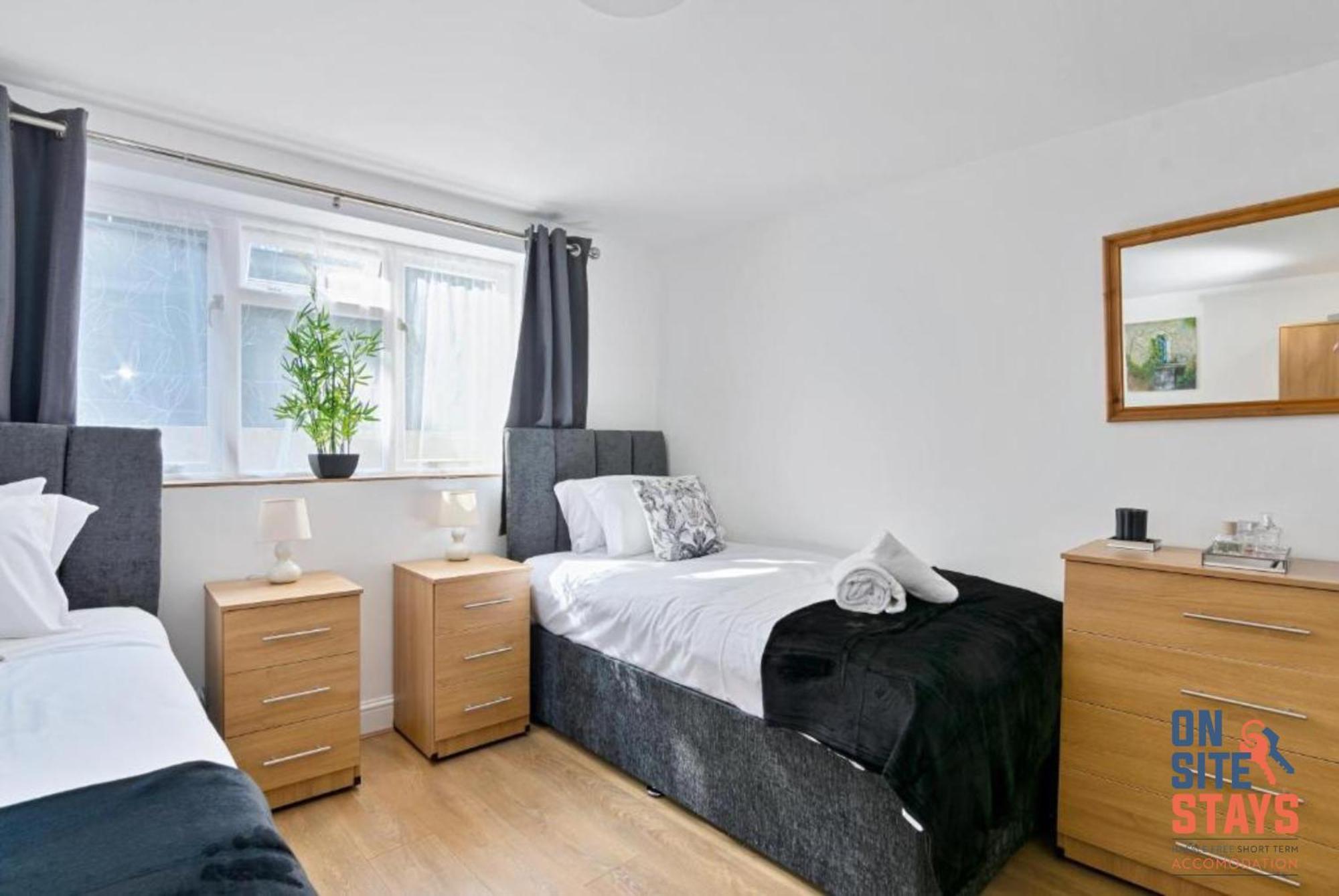 Onsitestays - Tranquil 2 Bedroom Apartment With Large Kitchen, Private Garden Near Wimbledon Station London Ngoại thất bức ảnh