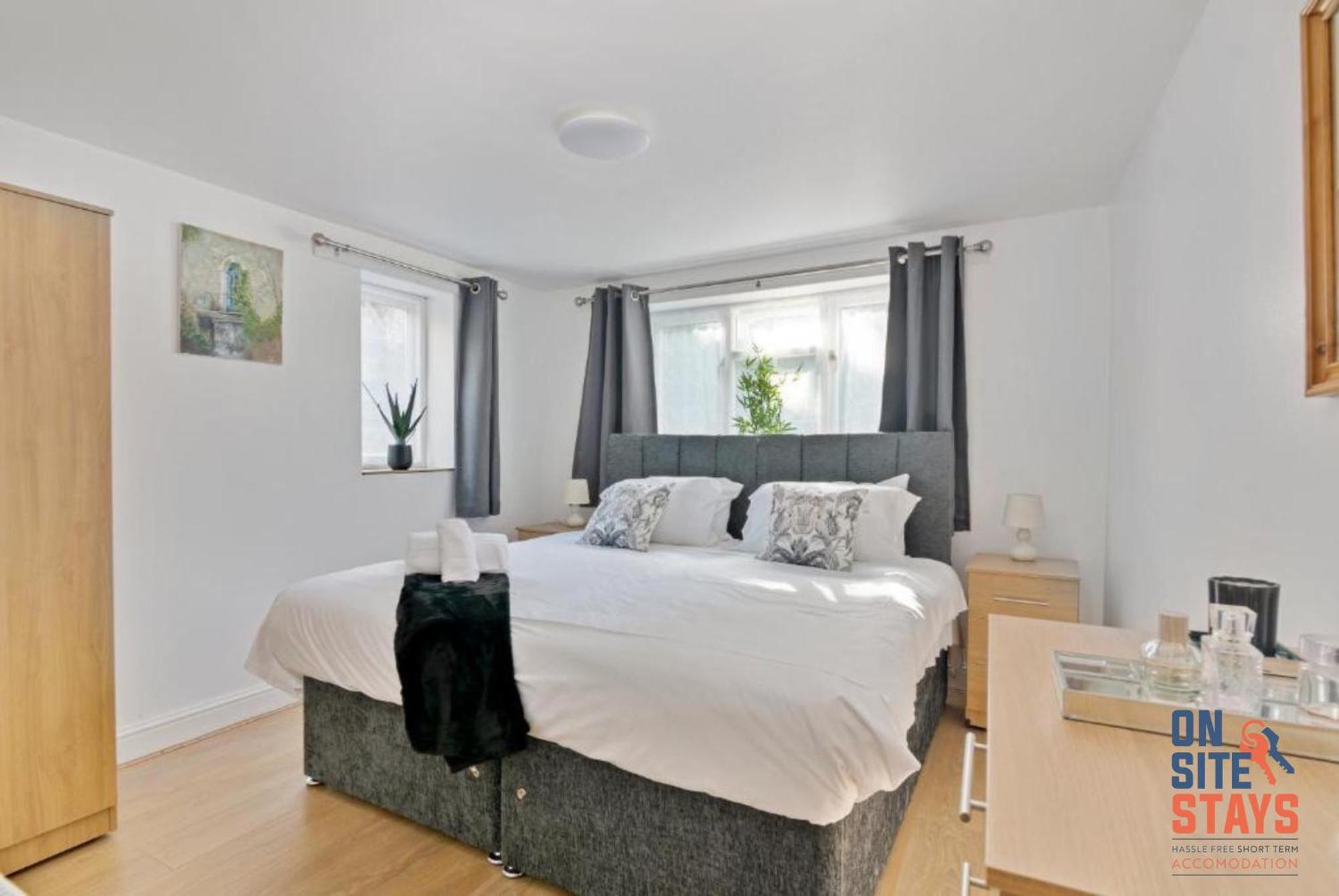 Onsitestays - Tranquil 2 Bedroom Apartment With Large Kitchen, Private Garden Near Wimbledon Station London Ngoại thất bức ảnh